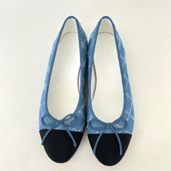 ♦️SOLD♦️CHANEL Blue Denim Black Cap Toe Grosgrain CC Logo Ballerina Flats Sz - Picture 6 of 14